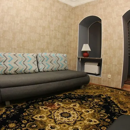 Apartment On Gimnazycheskaya *